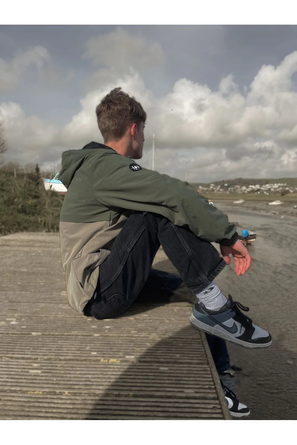 Tiki Barn Jacket In Olive Green & Stone - Image 7