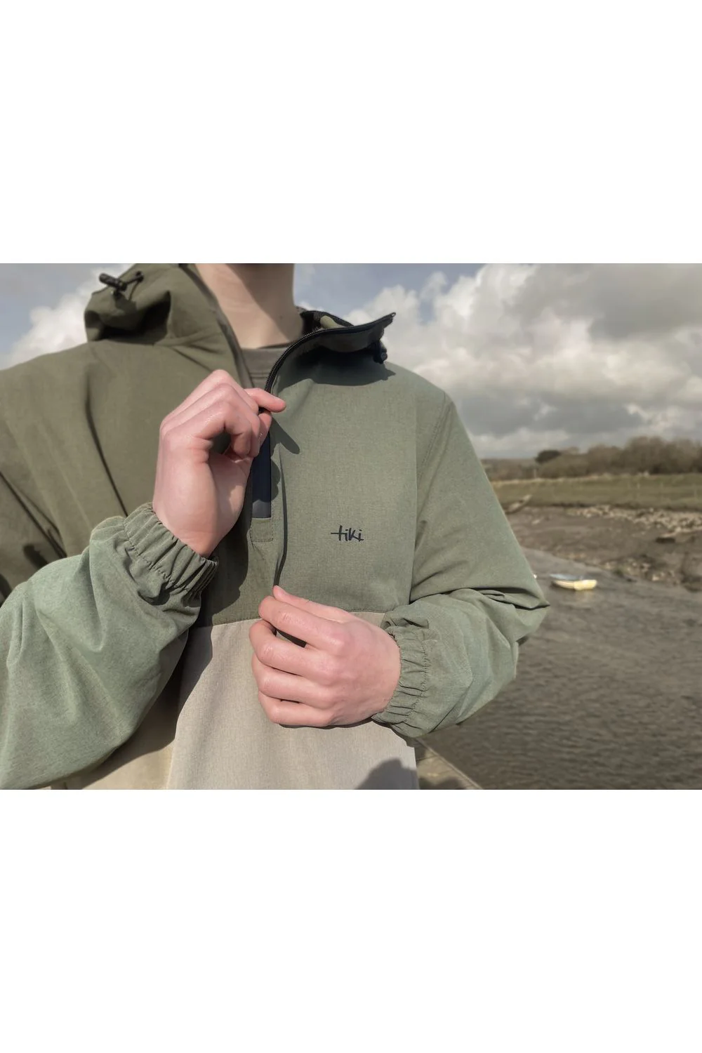 Tiki Barn Jacket In Olive Green & Stone - Image 9