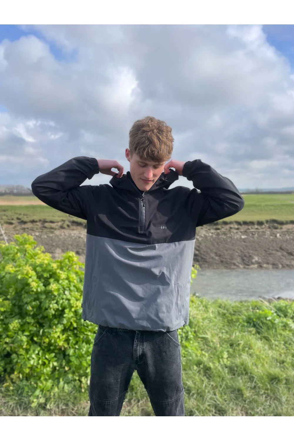 Tiki Barn Jacket in Black / Graphite - Image 12